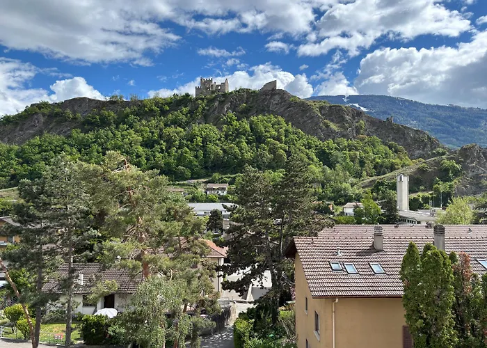 Bright Flat In * Sion