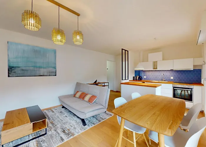 Bright Flat In * Sion